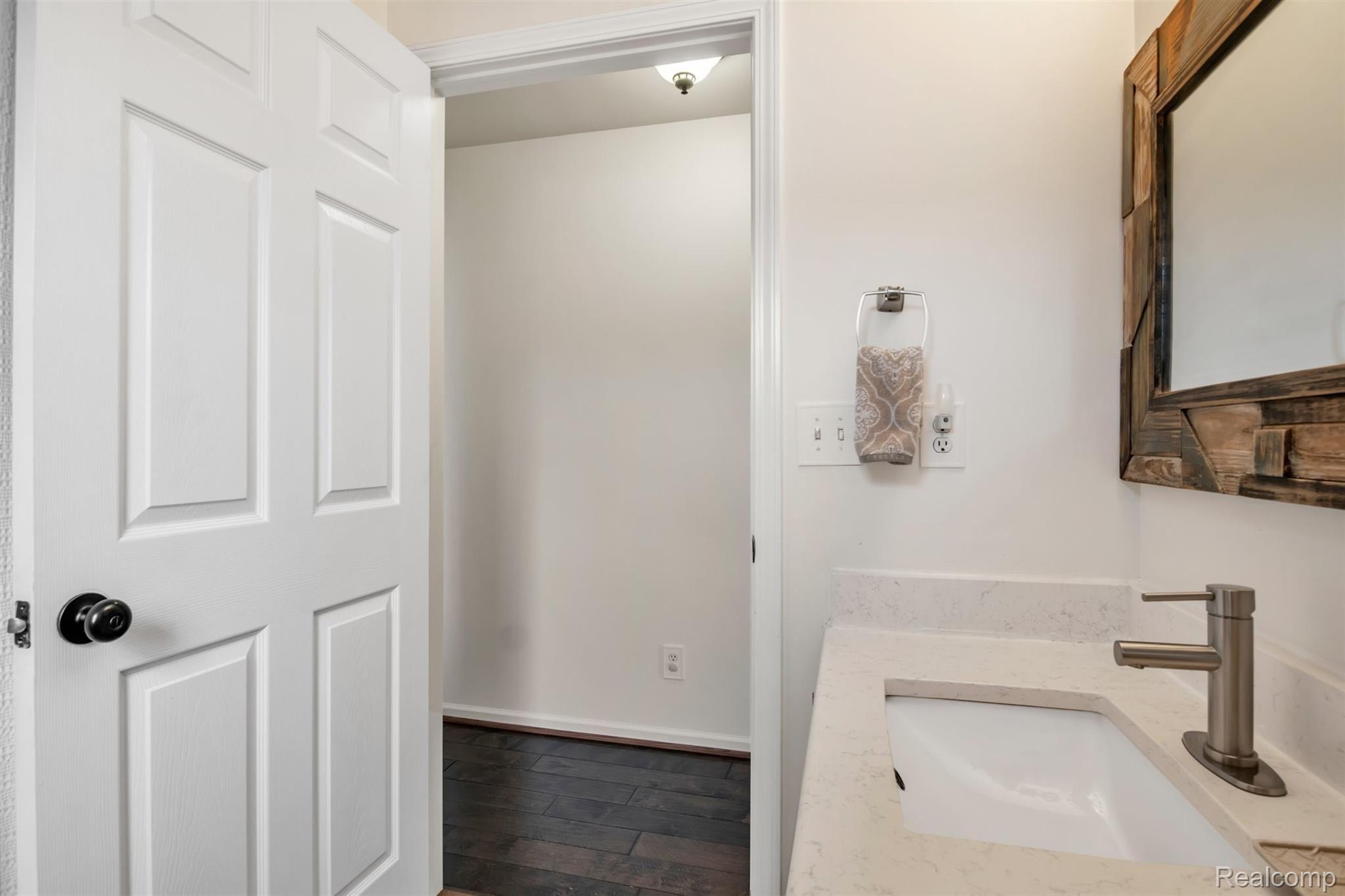 3570 Tremonte Circle Rochester, MI 48306 - Photo 18 of 33 3570 Tremonte Circle S Full Bath View 2.jpg