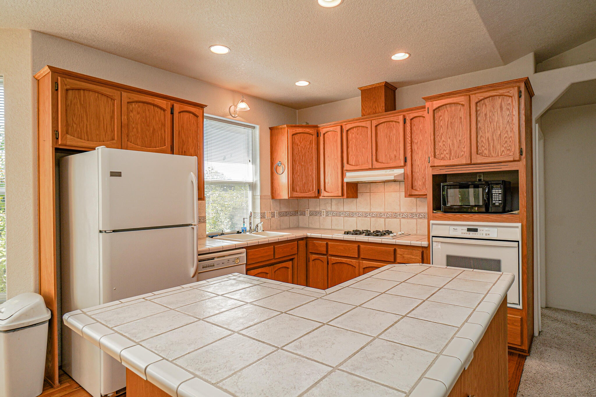 2398 Springbrook Road, Unit 4 Medford, OR 97504 - Photo 9 of 27 kitchen