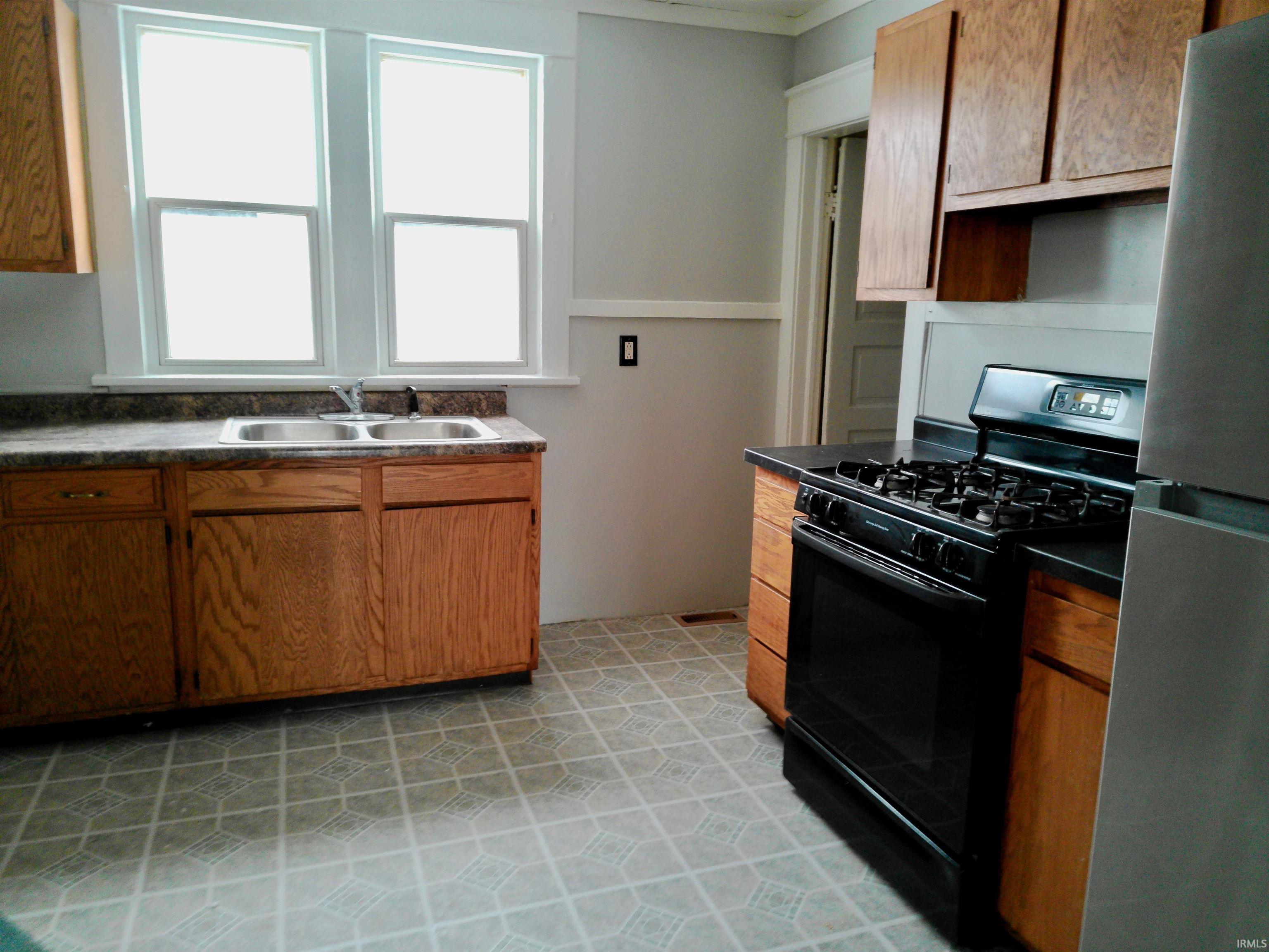 1113 East Donald Street South Bend, IN 46613 - Photo 6 of 12