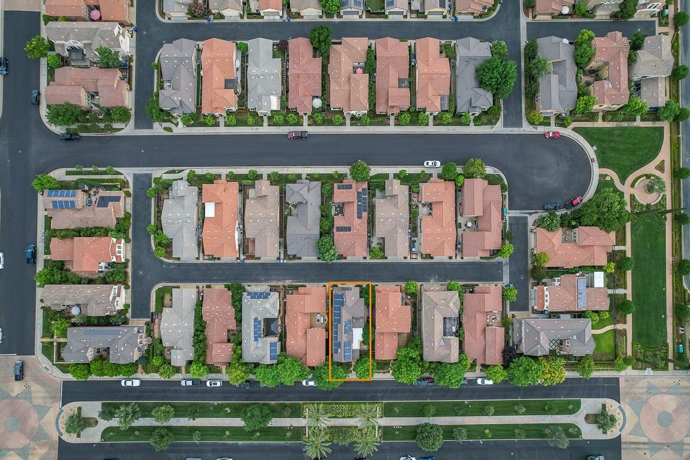 3852 Harlan Ranch Boulevard Clovis, CA 93619 - Photo 40 of 45 an outdoor view of garden