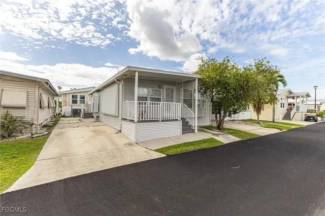 $175,000 | 11611 Oakdale Drive, Unit 458, Fort Myers, FL 33908