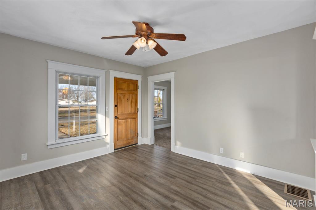 811 Adams Street Gillespie, IL 62033 - Photo 11 of 24