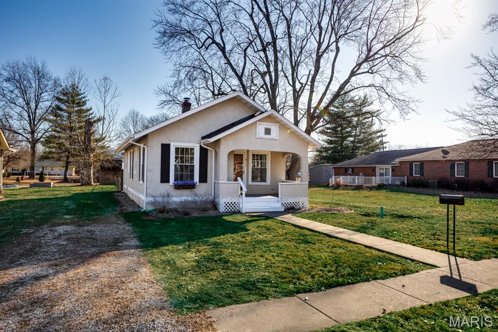 811 Adams Street Gillespie, IL 62033 - Photo 4 of 24