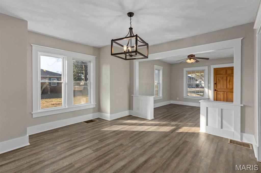 811 Adams Street Gillespie, IL 62033 - Photo 9 of 24