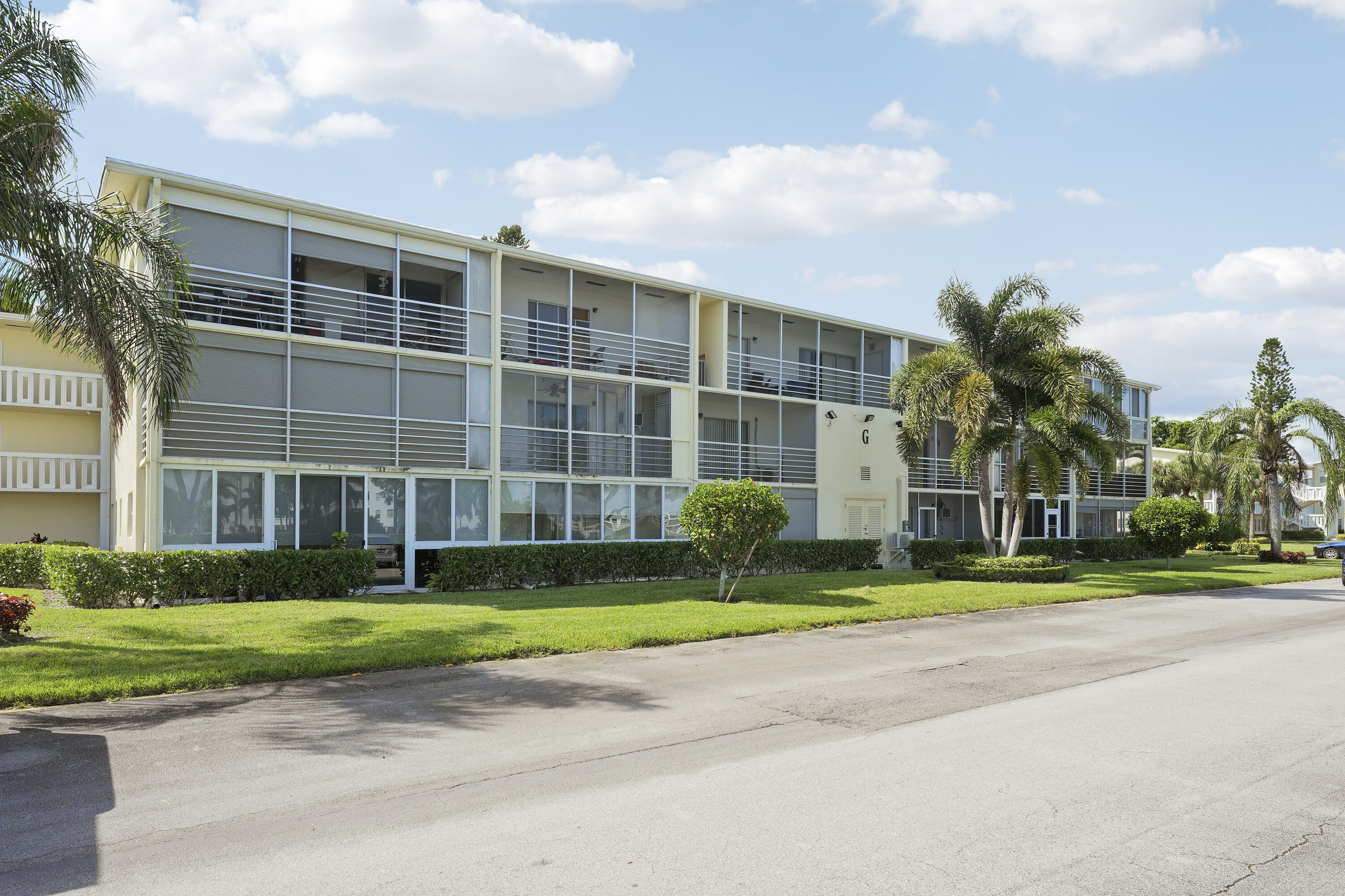 290 Dorset G Boca Raton, FL 33434 - Photo 1 of 20 House-20