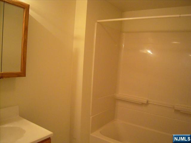 29 Brookfield Road, Unit 1 Montclair, NJ 07043 - Photo 8 of 9 Gallery Image 8