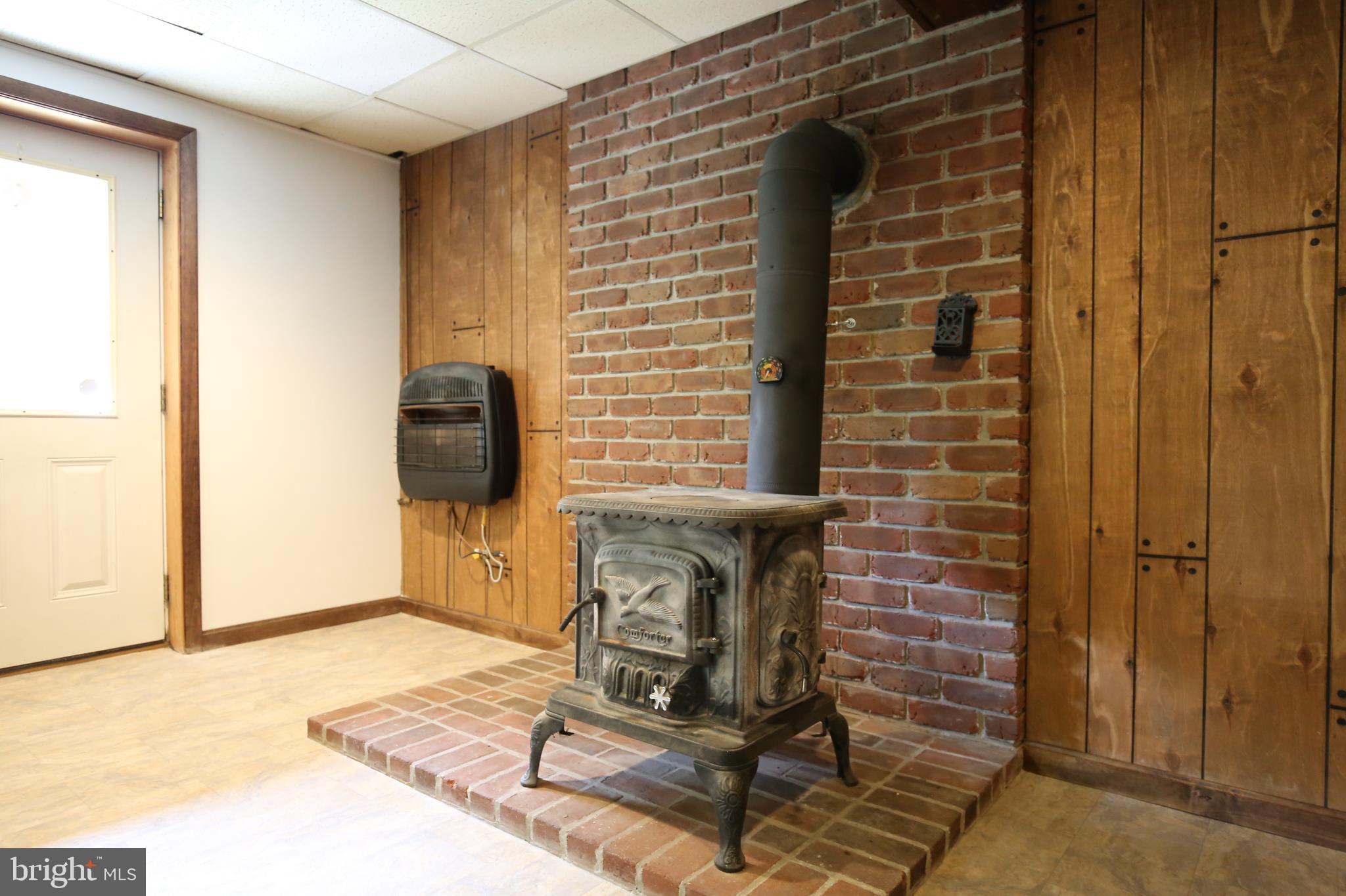 381 Ridge Avenue Ephrata, PA 17522 - Photo 21 of 29 Wood Stove & Gas Heater