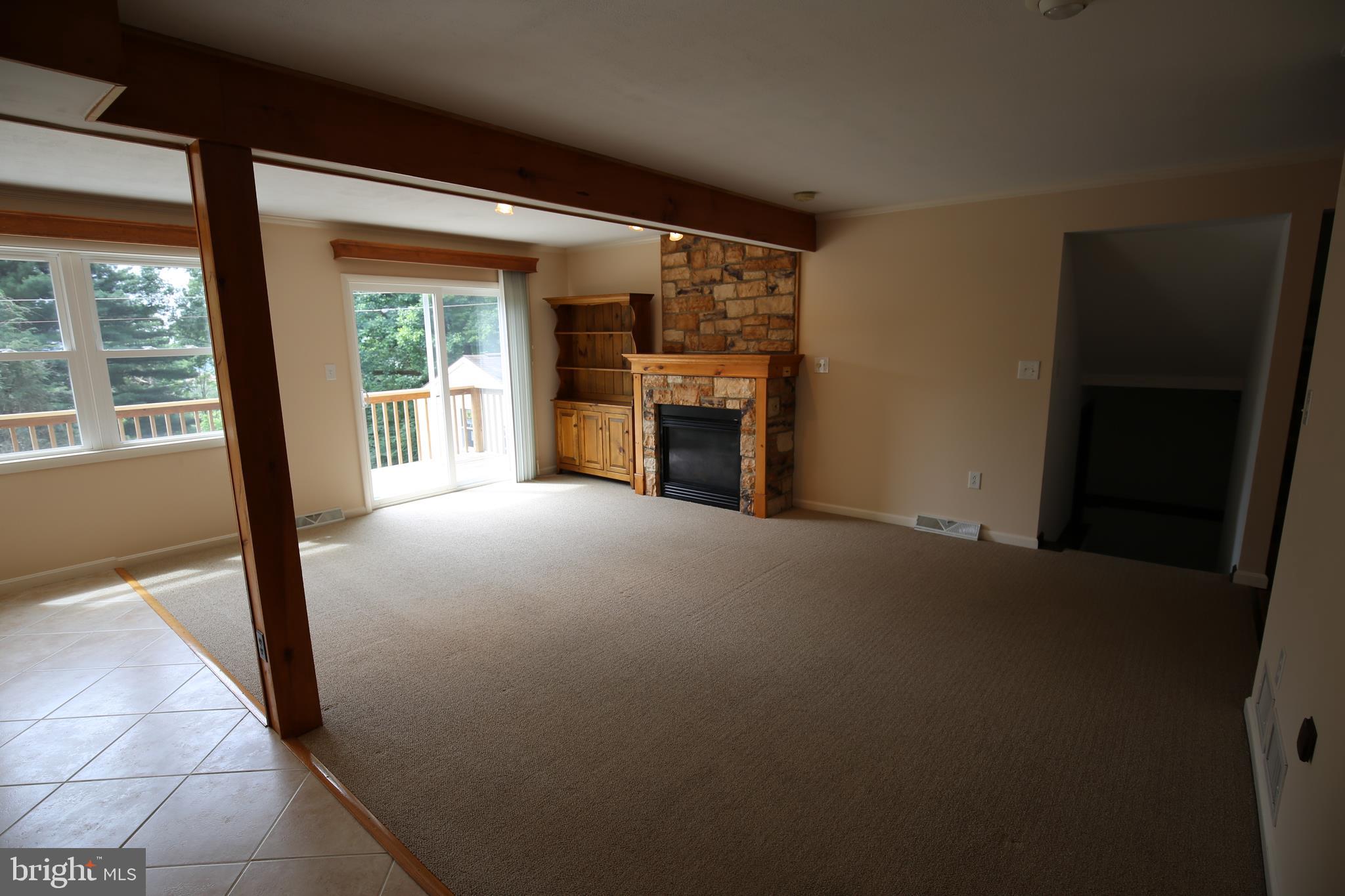 381 Ridge Avenue Ephrata, PA 17522 - Photo 7 of 29 Living Room