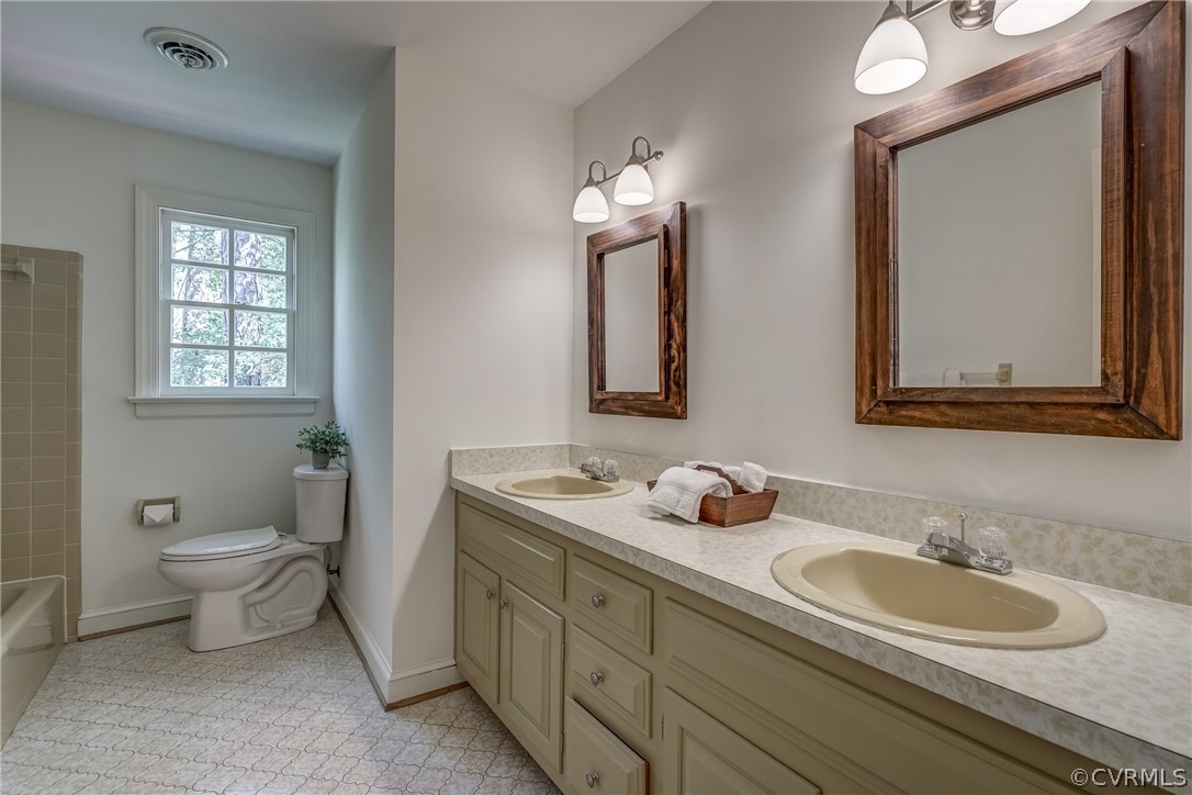 4110 Poplar Grove Road Midlothian, VA 23112 - Photo 29 of 33 Hall Bath