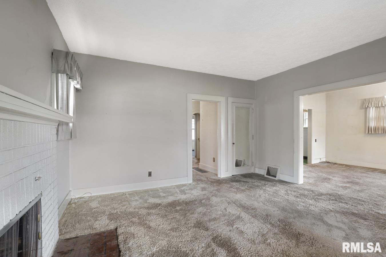 1736 South Walnut Street Springfield, IL 62704 - Photo 2 of 19