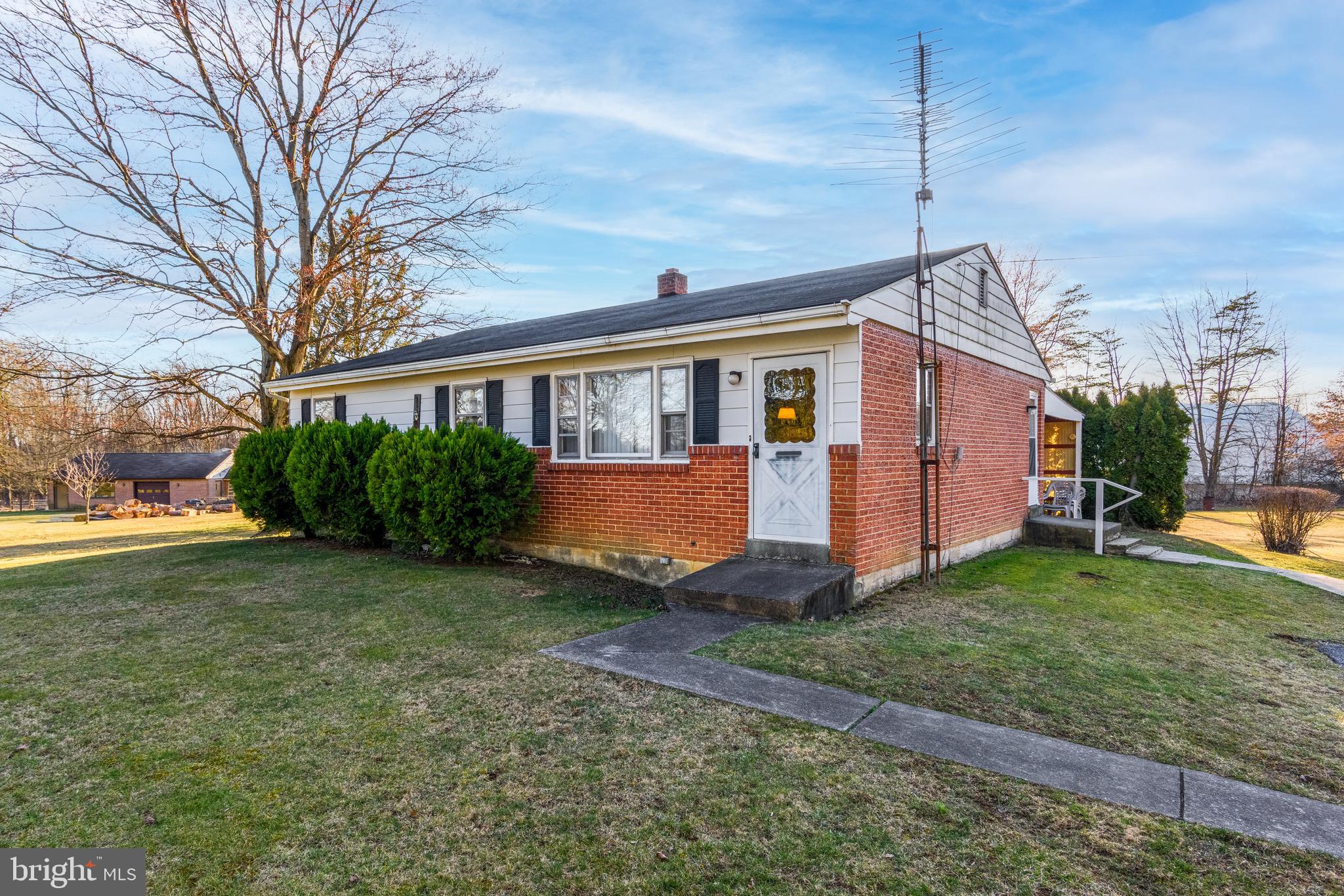 204 Cliff Road Grantville, PA 17028 - Photo 2 of 23 Gallery Image 2