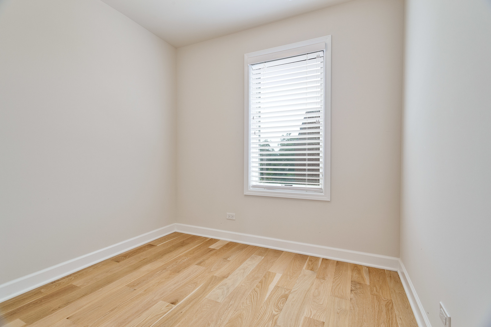 1263 Shermer Road Northbrook, IL 60062 - Photo 23 of 33 an empty room with a window