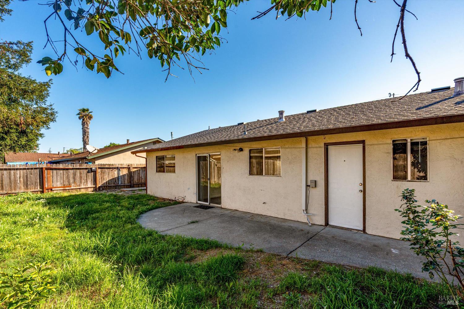 2559-2561 Northcoast Street Santa Rosa, CA 95403 - Photo 32 of 35