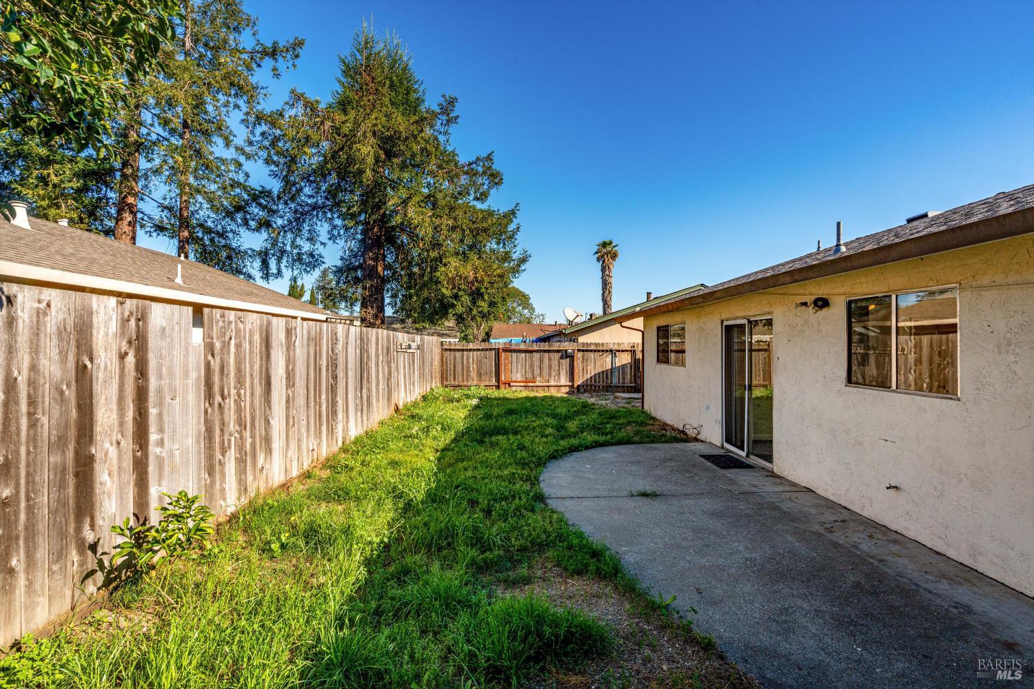 2559-2561 Northcoast Street Santa Rosa, CA 95403 - Photo 5 of 35