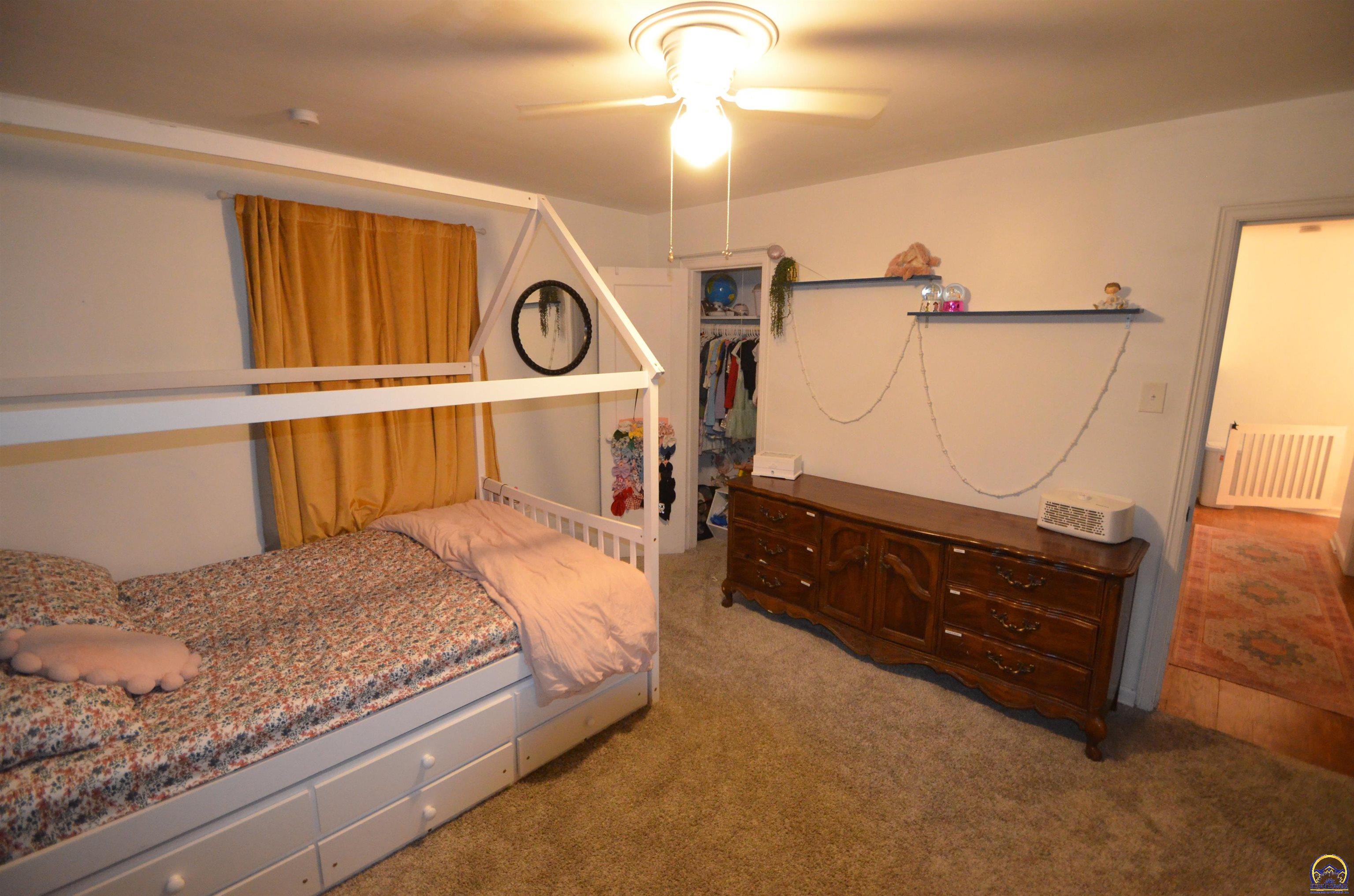 3513 Southwest York Way Topeka, KS 66604 - Photo 15 of 16