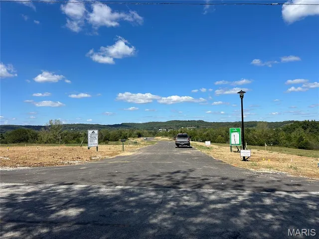 $130,000 | 667 9 Highlands Road, Pacific, MO 63069