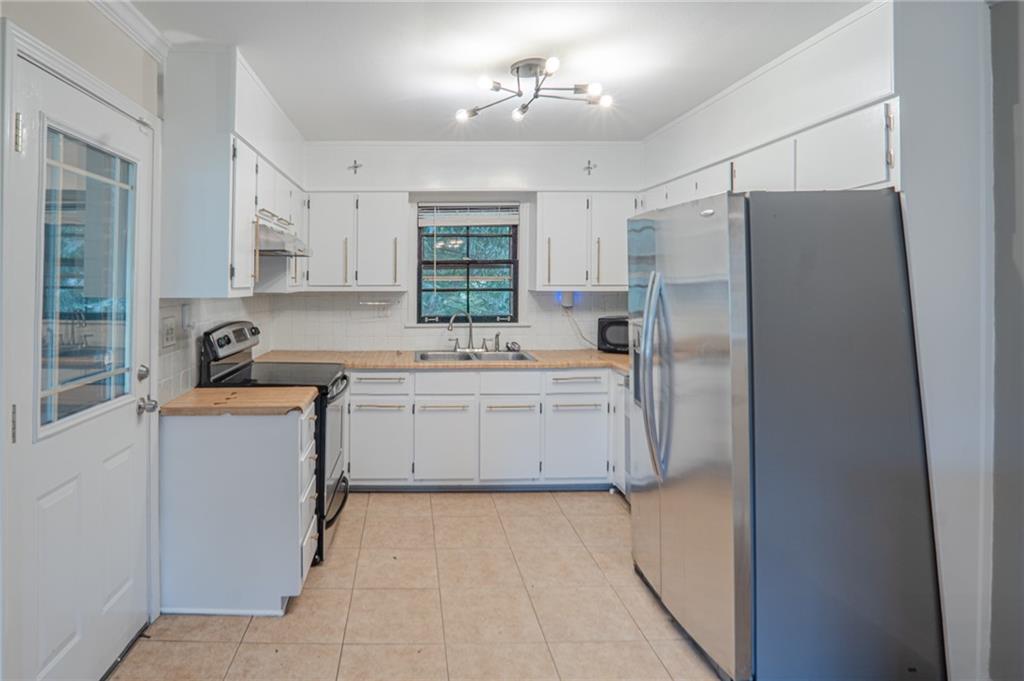 593 Hurt Road Southwest Smyrna, GA 30082 - Photo 2 of 15 Gallery Image 2