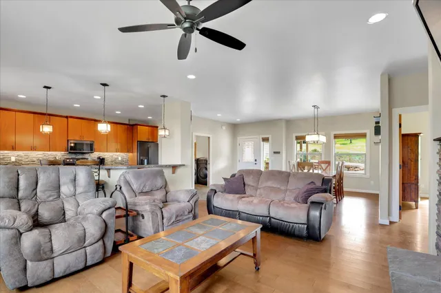 $1,000,000 | 15415 North Timbercrest Lane, Mead, WA 99021