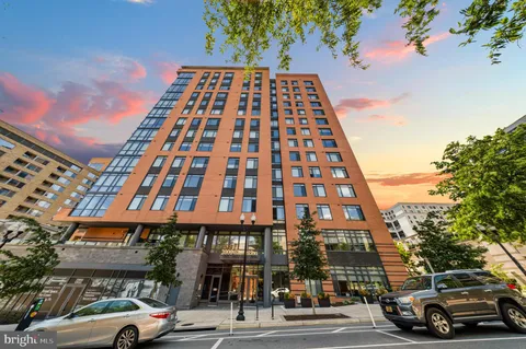 $1,795,000 | 2000 Clarendon Boulevard, Unit 1105, Arlington, VA 22201