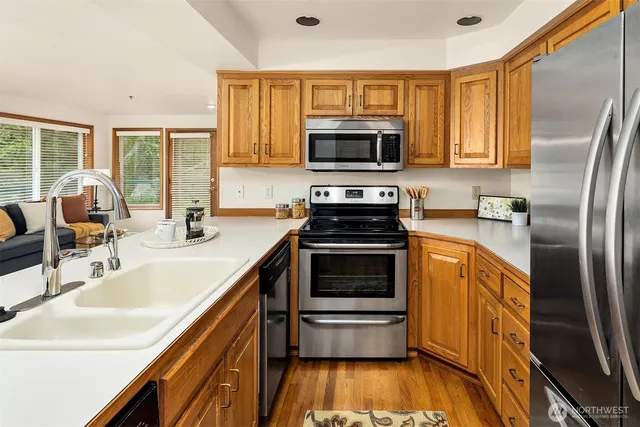 $650,000 | 609 7th Avenue North, Unit B204, Edmonds, WA 98020