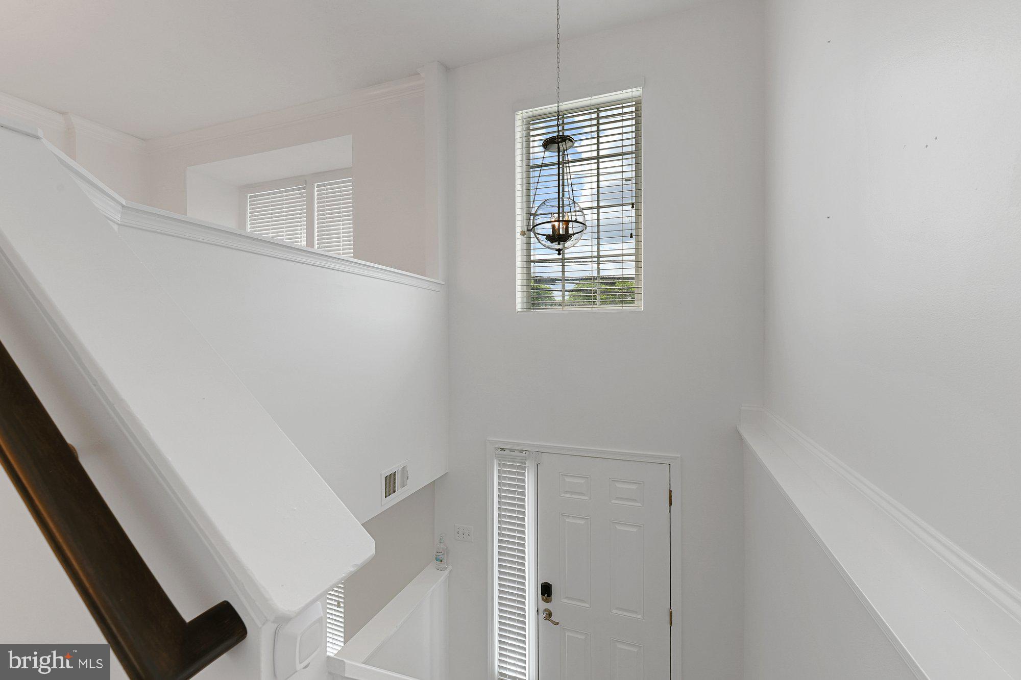 827 Middle River Road Baltimore, MD 21220 - Photo 2 of 29 Foyer / Entryway