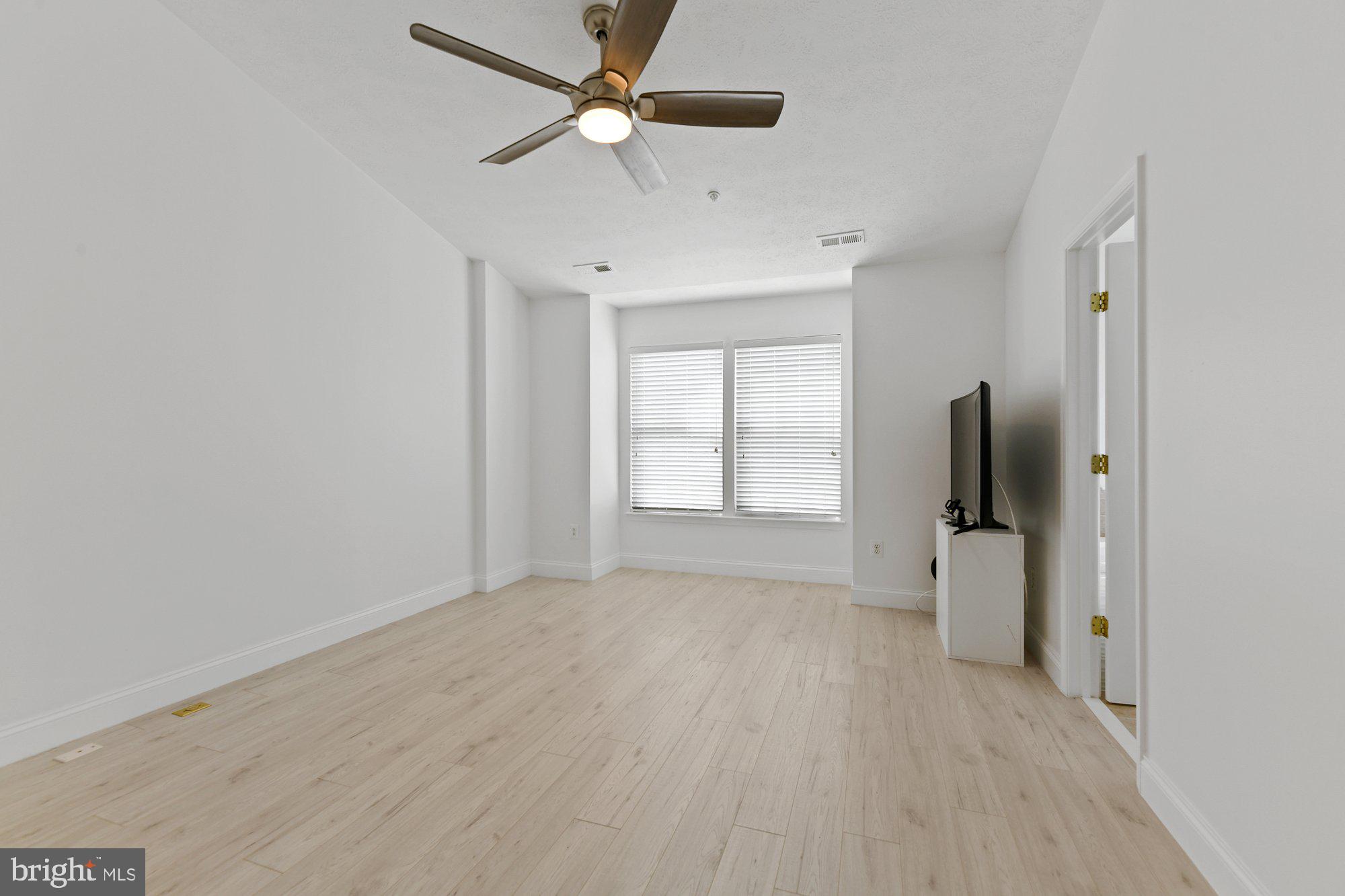 827 Middle River Road Baltimore, MD 21220 - Photo 13 of 29 Primary bedroom with vaulted ceilings