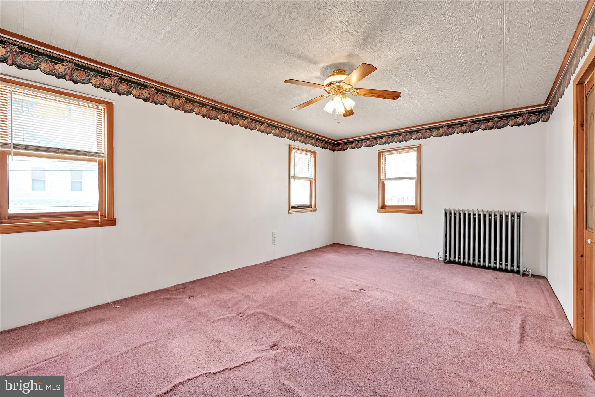283 South Tulpehocken Street Pine Grove, PA 17963 - Photo 20 of 35 a view of an empty room with a window