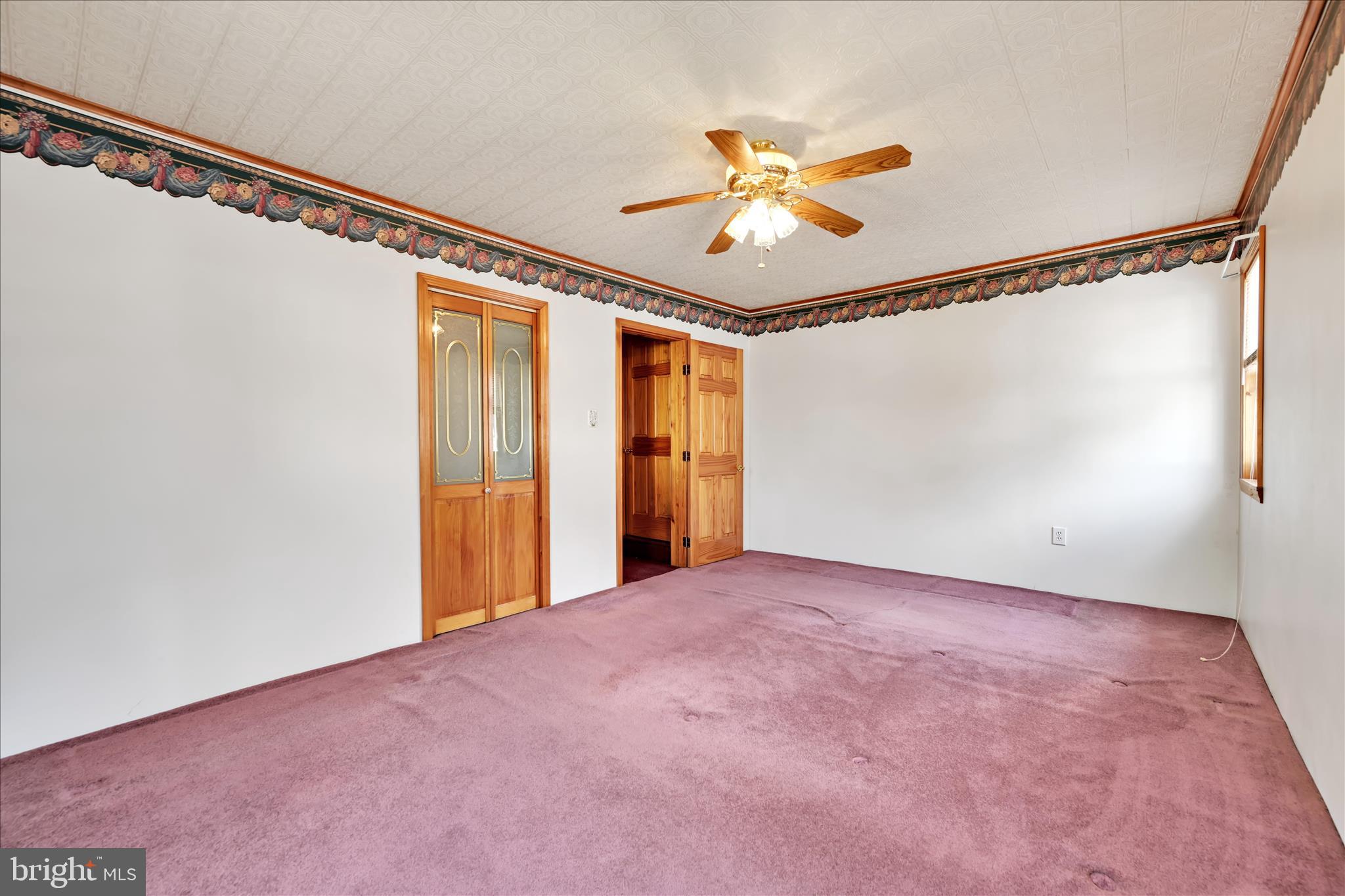 283 South Tulpehocken Street Pine Grove, PA 17963 - Photo 21 of 35 a view of an empty room