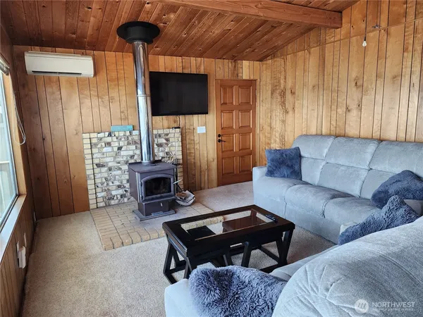 $2,300 | 3202 Shoreline Drive, Camano Island, WA 98282