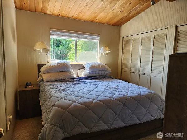 $2,300 | 3202 Shoreline Drive, Camano Island, WA 98282
