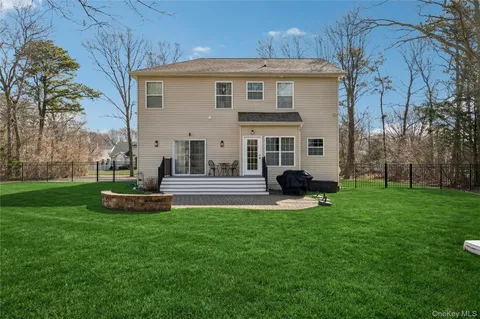 $745,000 | 4 Clinton Avenue, Bellport, NY 11713