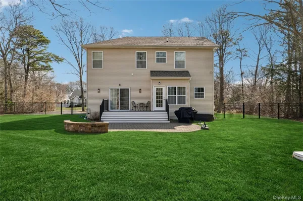 $745,000 | 4 Clinton Avenue, Bellport, NY 11713