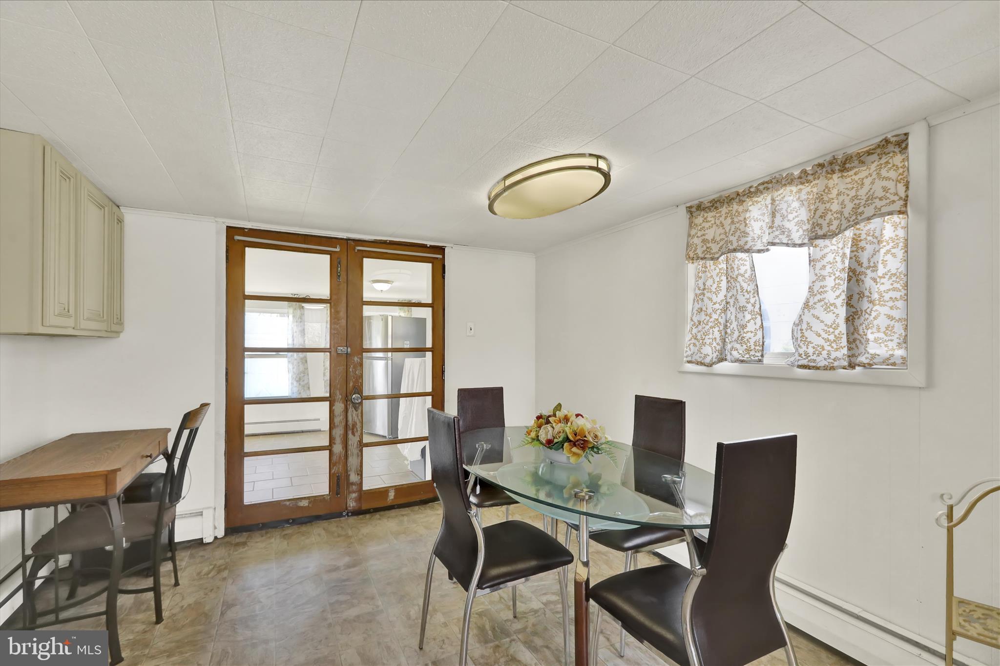 1086 Heffner Lane Reading, PA 19605 - Photo 17 of 44 a dining room with furniture and window