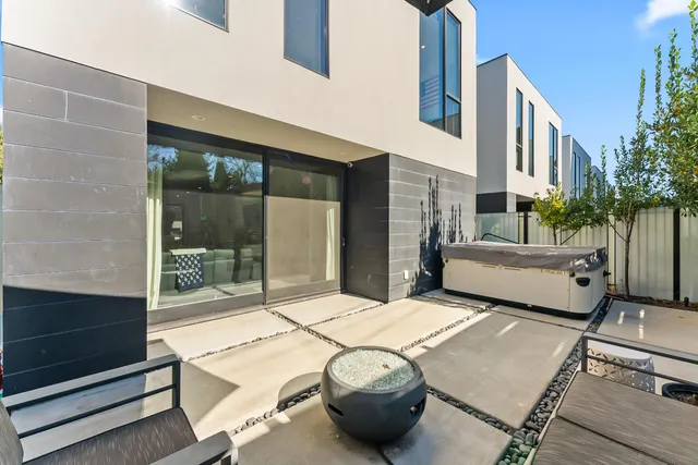 $799,999 | 1008 Yale Street, Sacramento, CA 95818