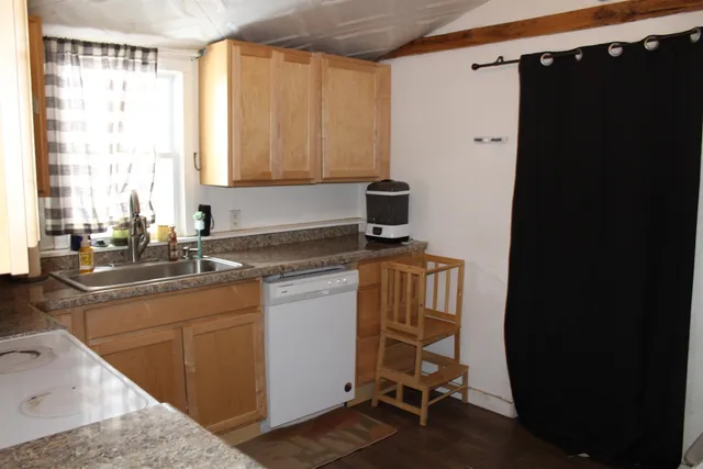 $150,000 | 767 Logan Street, Janesville, WI 53545