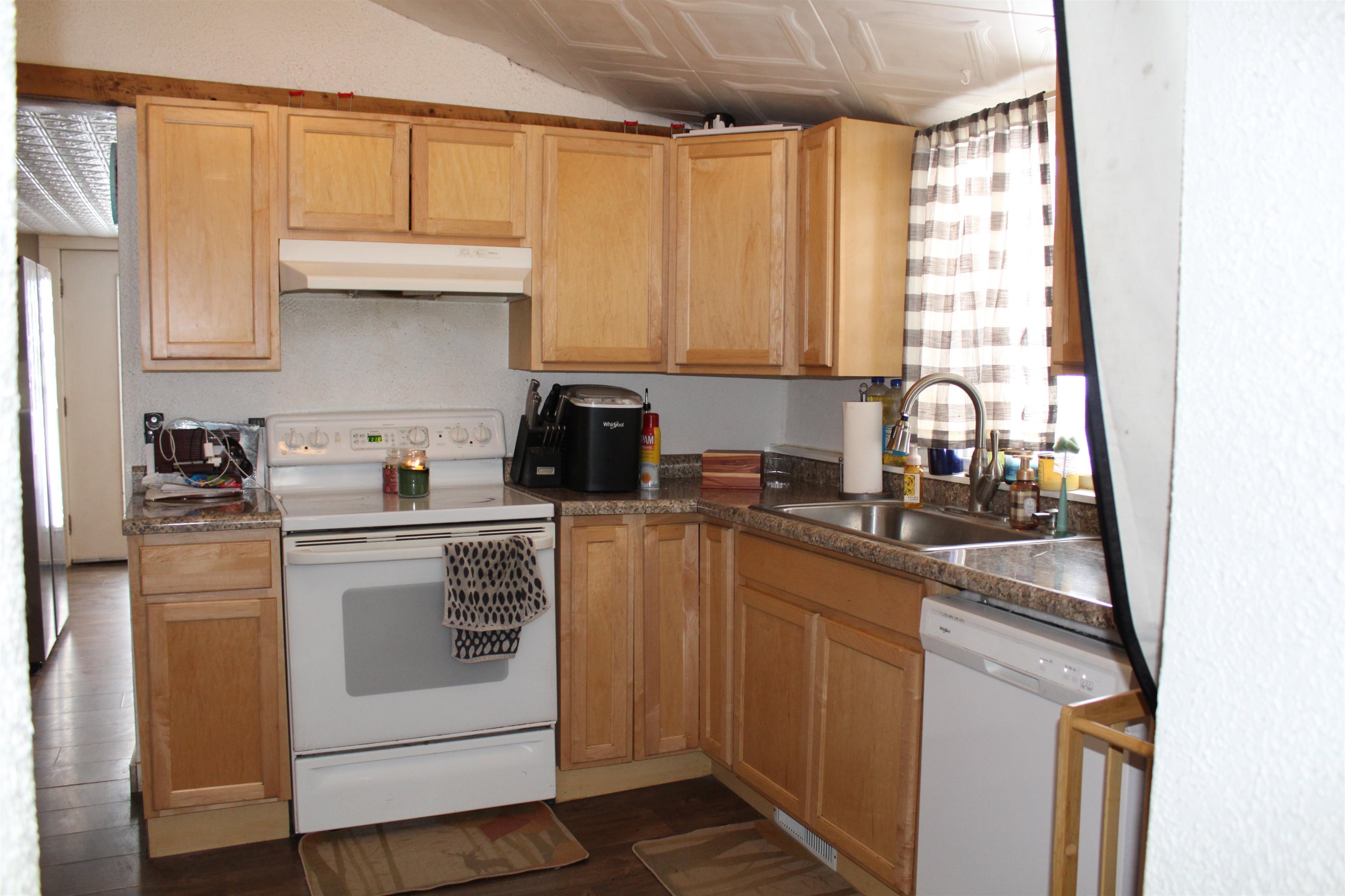 767 Logan Street Janesville, WI 53545 - Photo 7 of 24