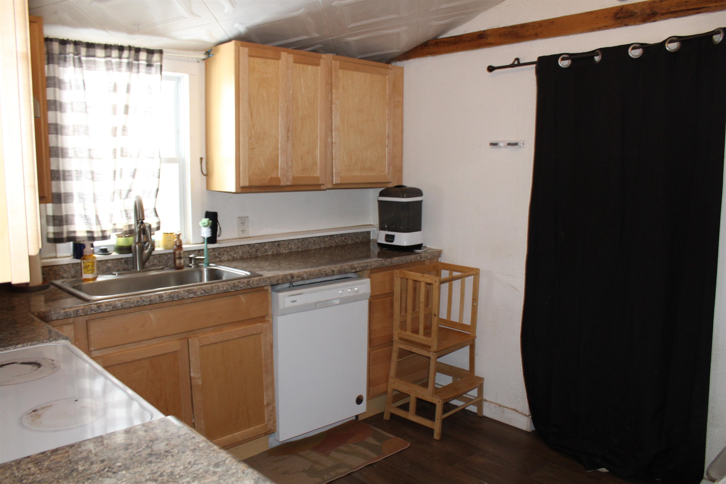 767 Logan Street Janesville, WI 53545 - Photo 8 of 24