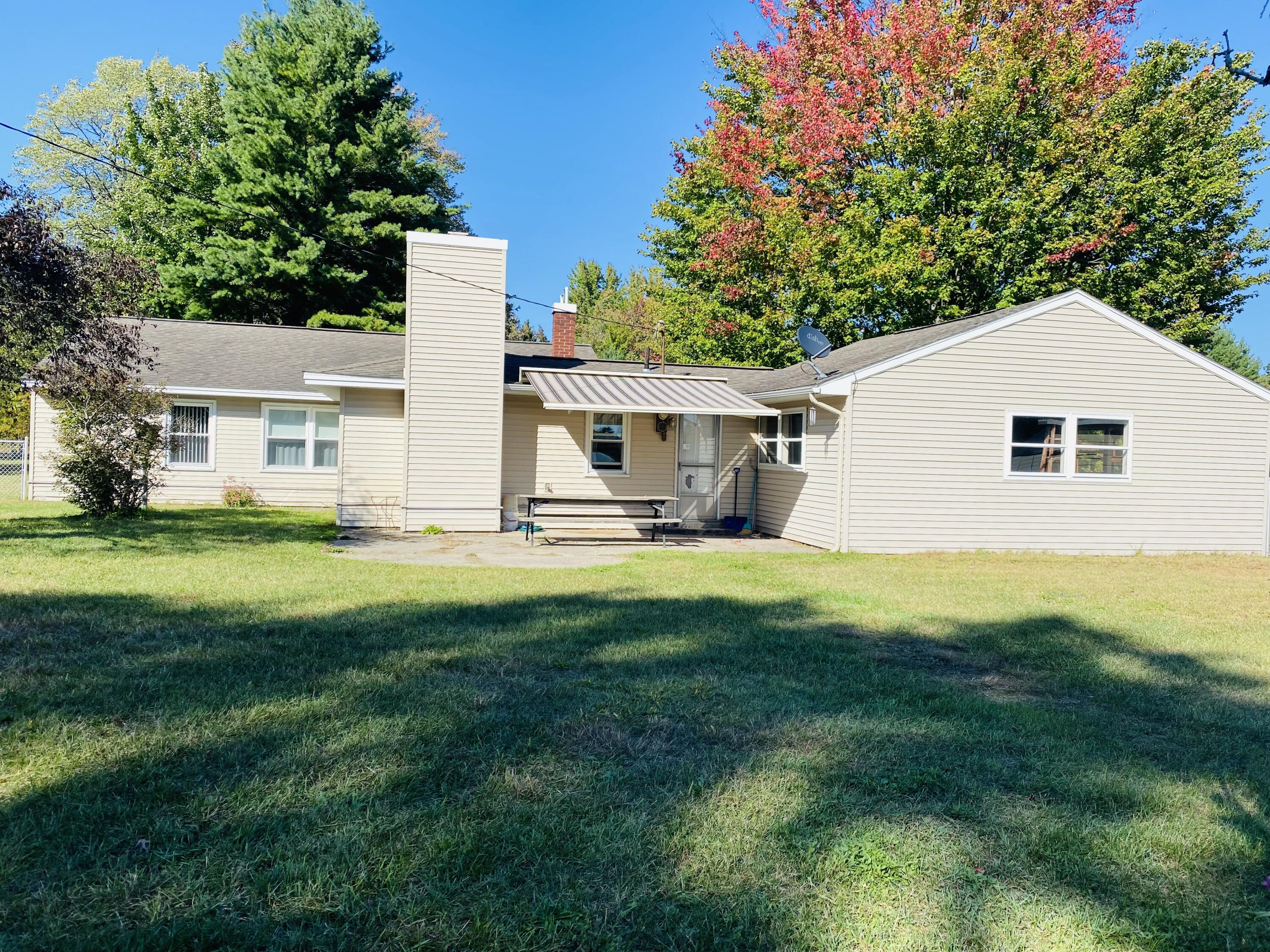 339 East Riley-Thompson Road Muskegon, MI 49445 - Photo 3 of 28 IMG_4500