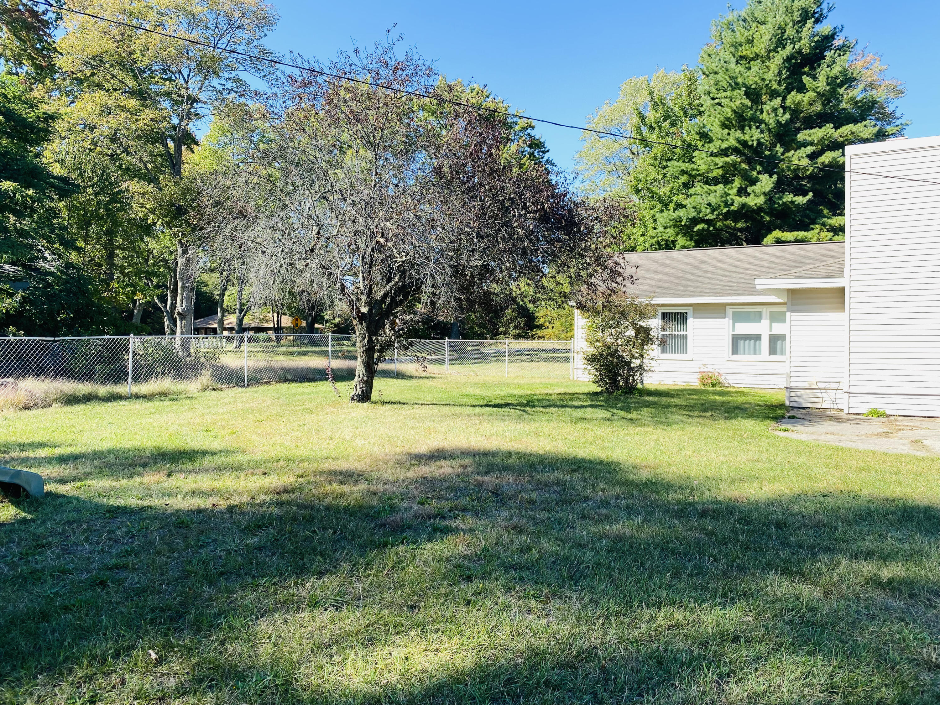 339 East Riley-Thompson Road Muskegon, MI 49445 - Photo 4 of 28 IMG_4501