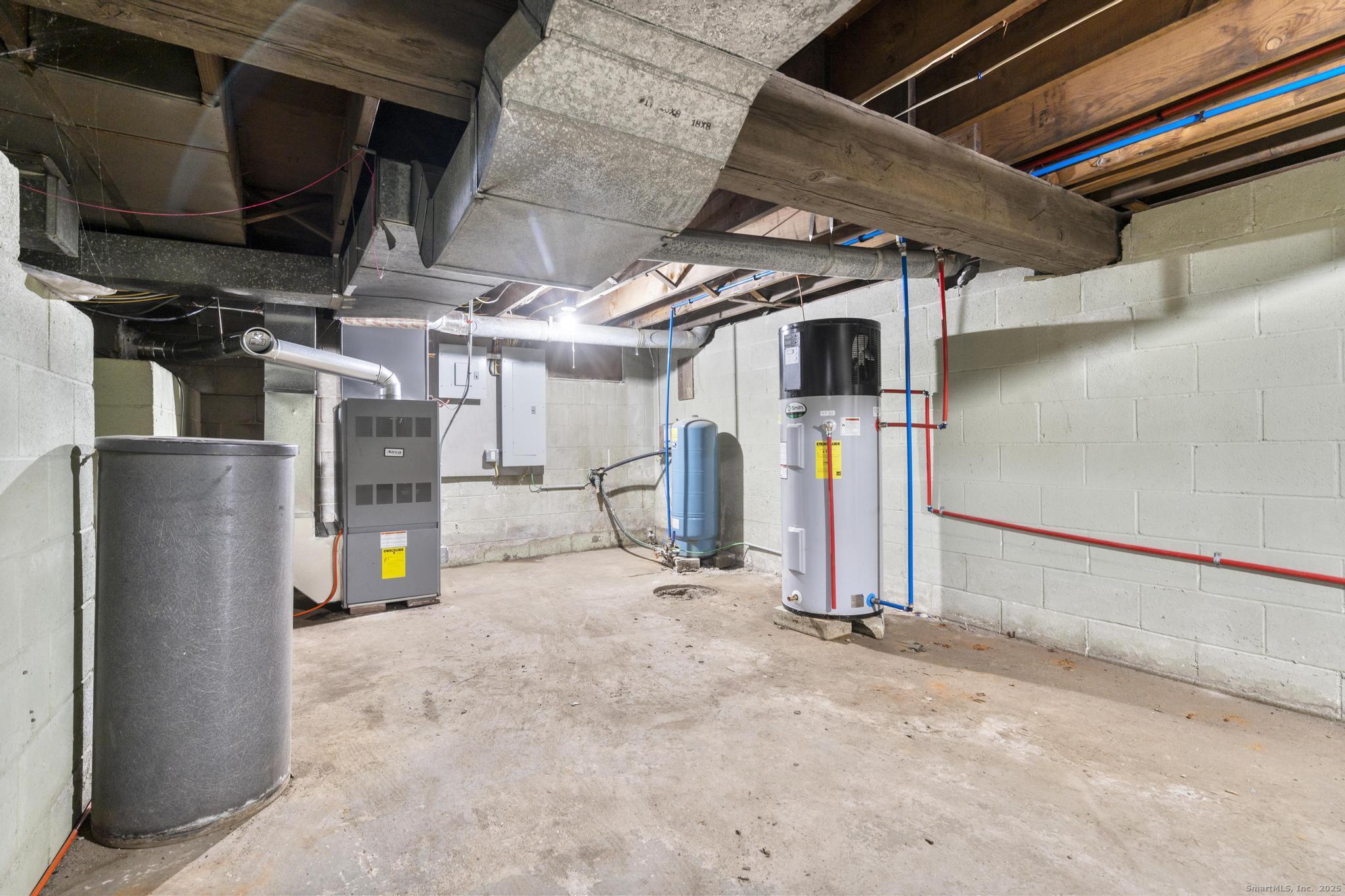 115 Old Wolcott Road Bristol, CT 06010 - Photo 22 of 23