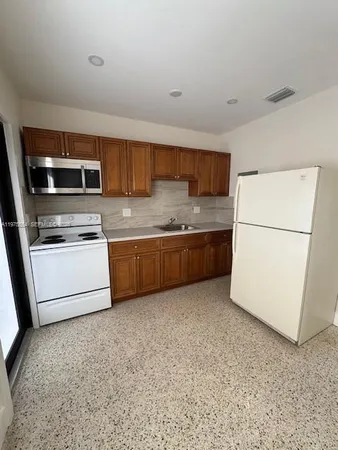 $2,850 | Coral Terrace, Miami, FL 33155