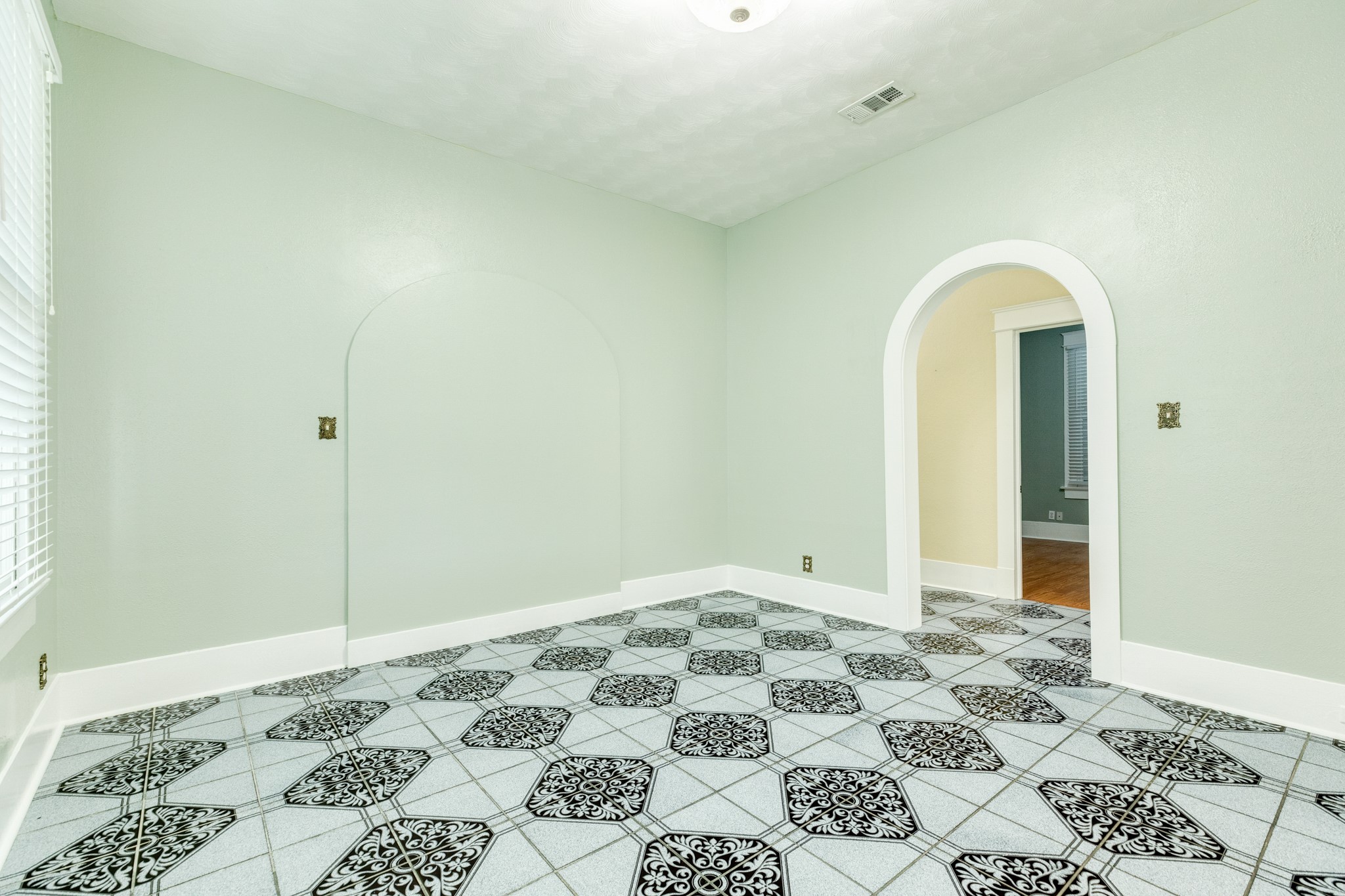 1625 Ave M 1/2 Galveston, TX 77550 - Photo 16 of 24 a view of a bedroom