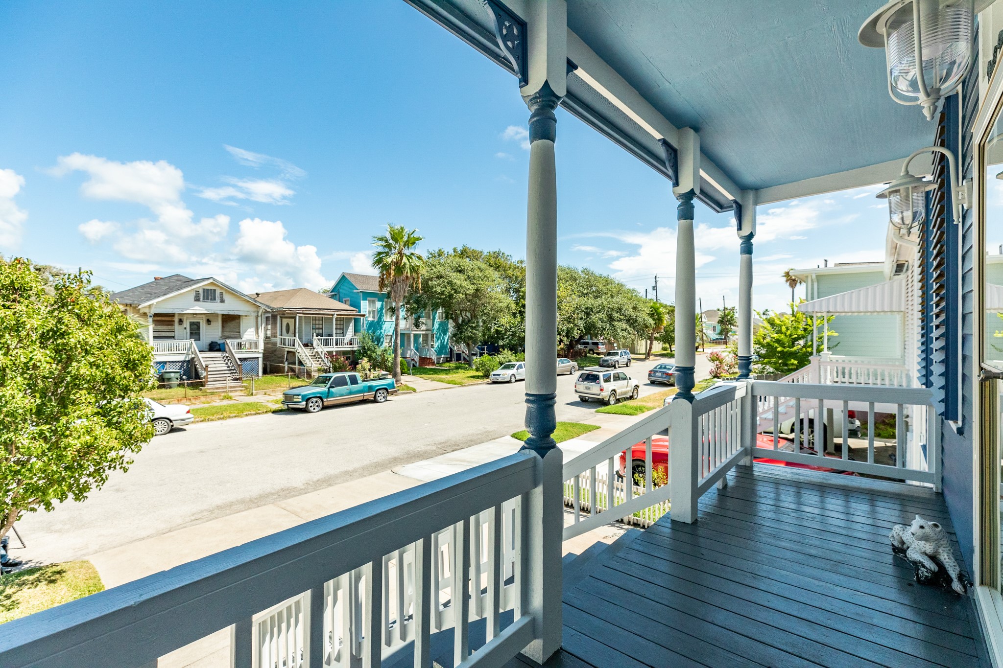1625 Ave M 1/2 Galveston, TX 77550 - Photo 3 of 24 a view of an outdoor space with seating