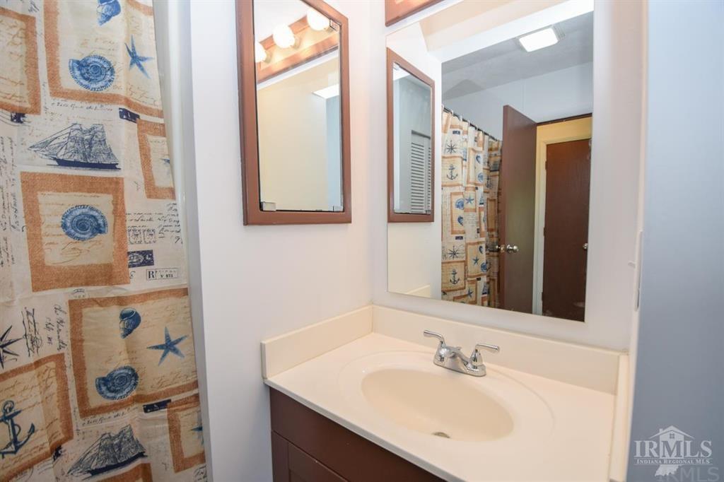 1604 South York Road Yorktown, IN 47396 - Photo 21 of 26 Gallery Image 21