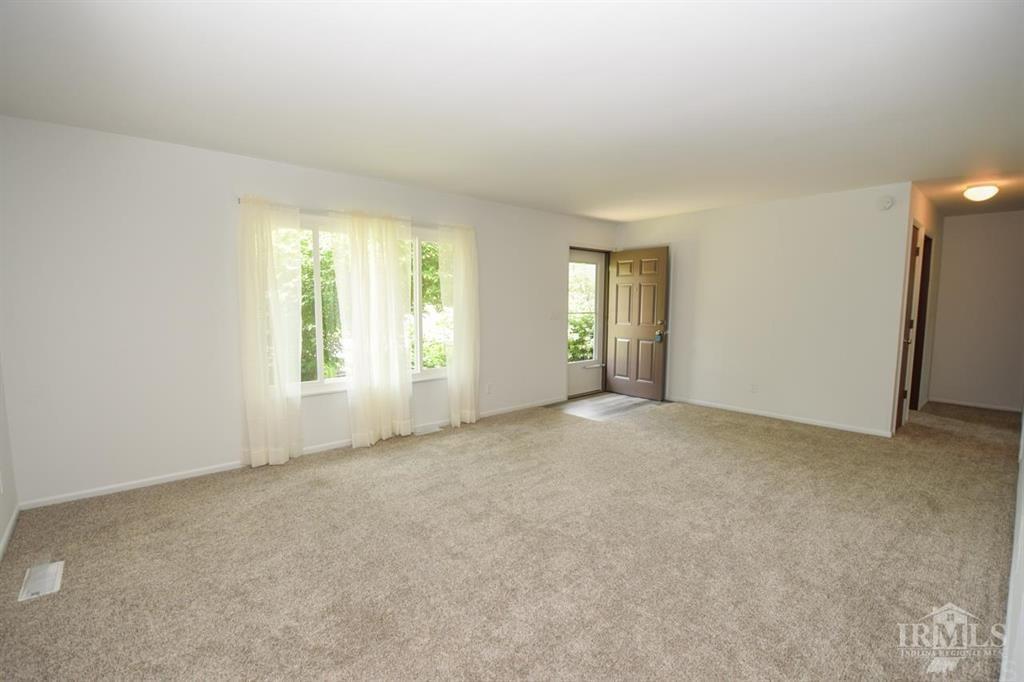 1604 South York Road Yorktown, IN 47396 - Photo 8 of 26 Gallery Image 8