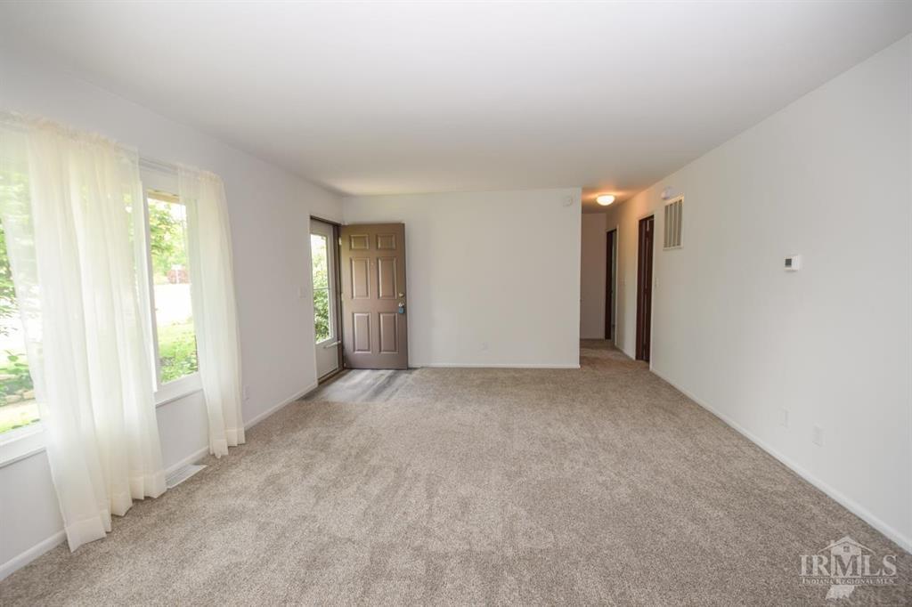 1604 South York Road Yorktown, IN 47396 - Photo 9 of 26 Gallery Image 9