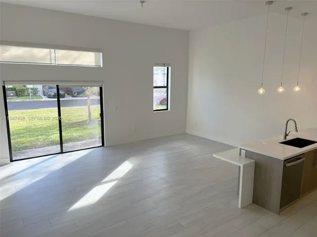 $3,550 | 4416 Northwest 9th Street, Unit 4416, Plantation, FL 33317