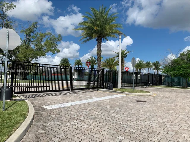 $3,550 | 4416 Northwest 9th Street, Unit 4416, Plantation, FL 33317