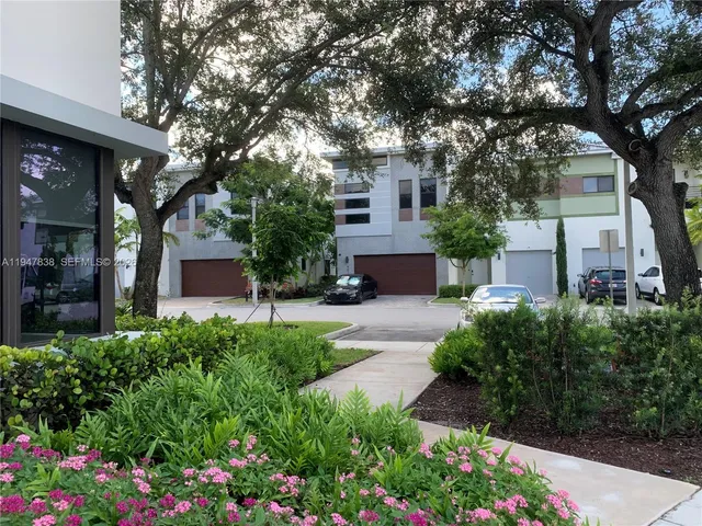 $3,550 | 4416 Northwest 9th Street, Unit 4416, Plantation, FL 33317