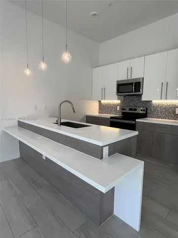 $3,550 | 4416 Northwest 9th Street, Unit 4416, Plantation, FL 33317